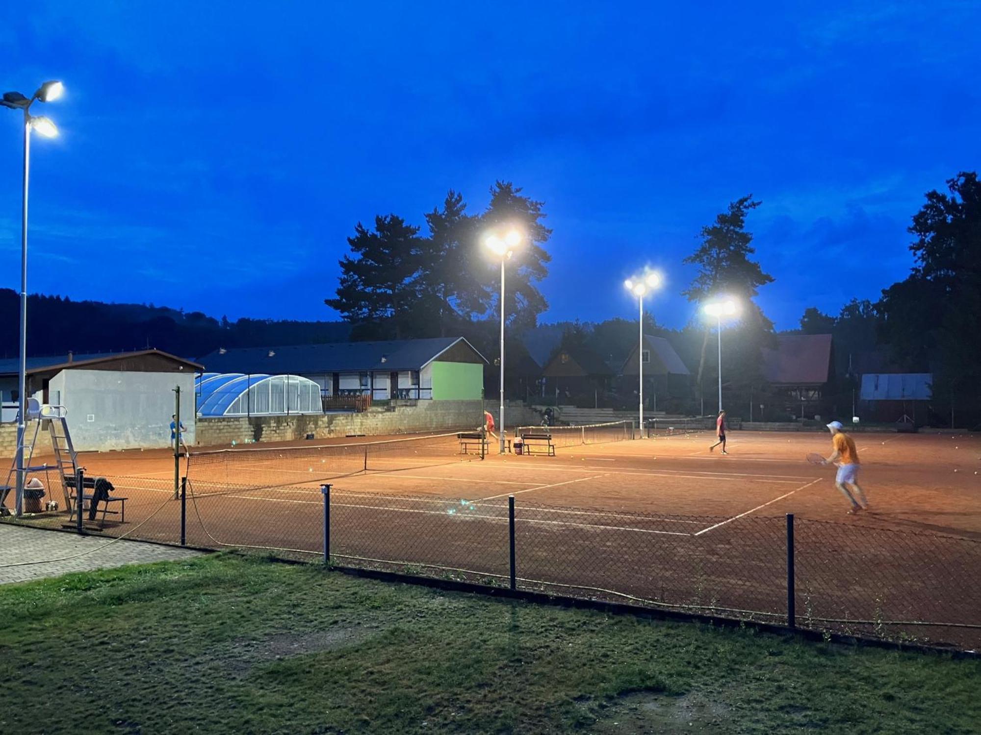 Raj Sportovni A Rekreacni Resort Branzez Kněžmost Εξωτερικό φωτογραφία