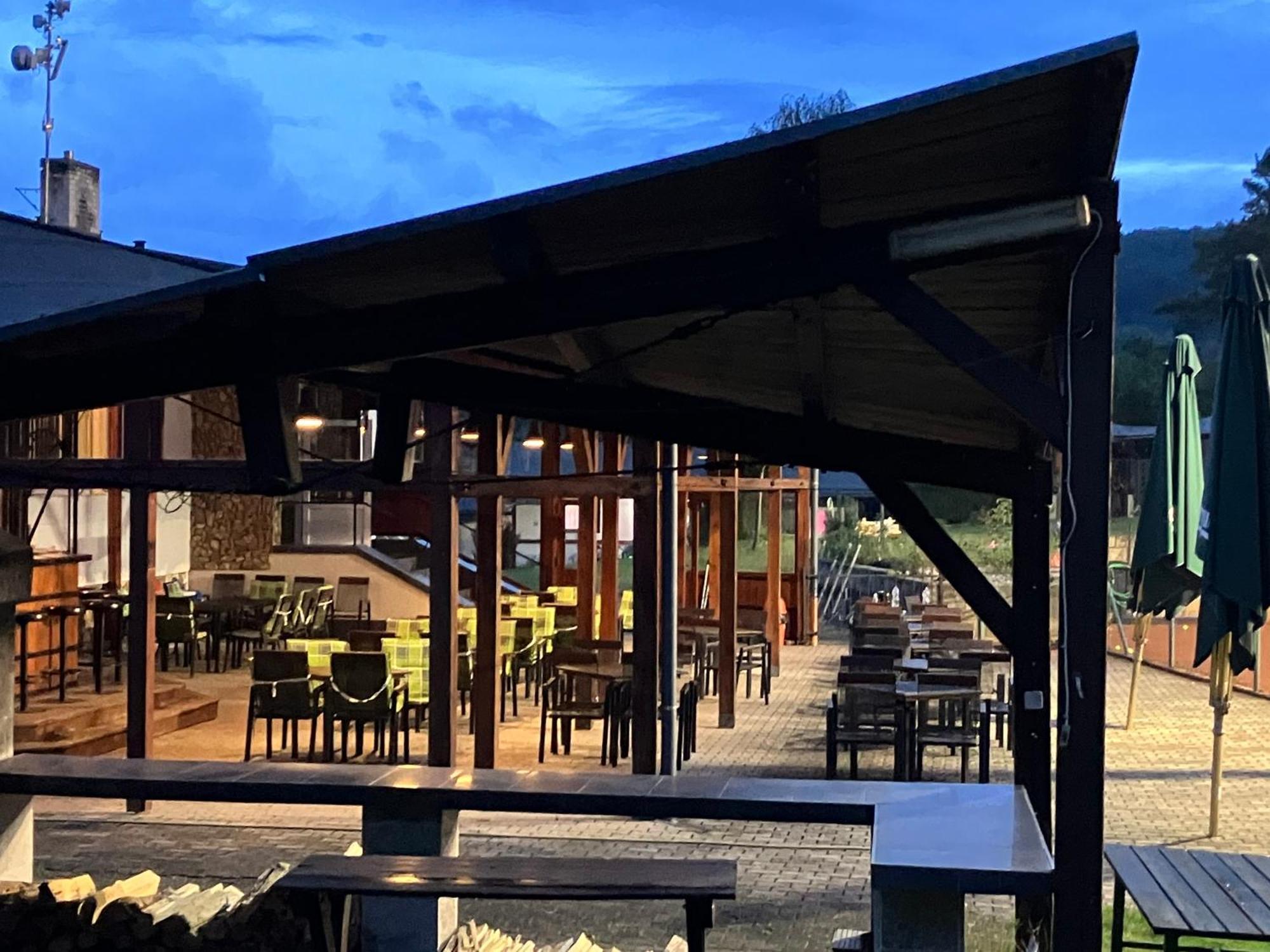Raj Sportovni A Rekreacni Resort Branzez Kněžmost Εξωτερικό φωτογραφία