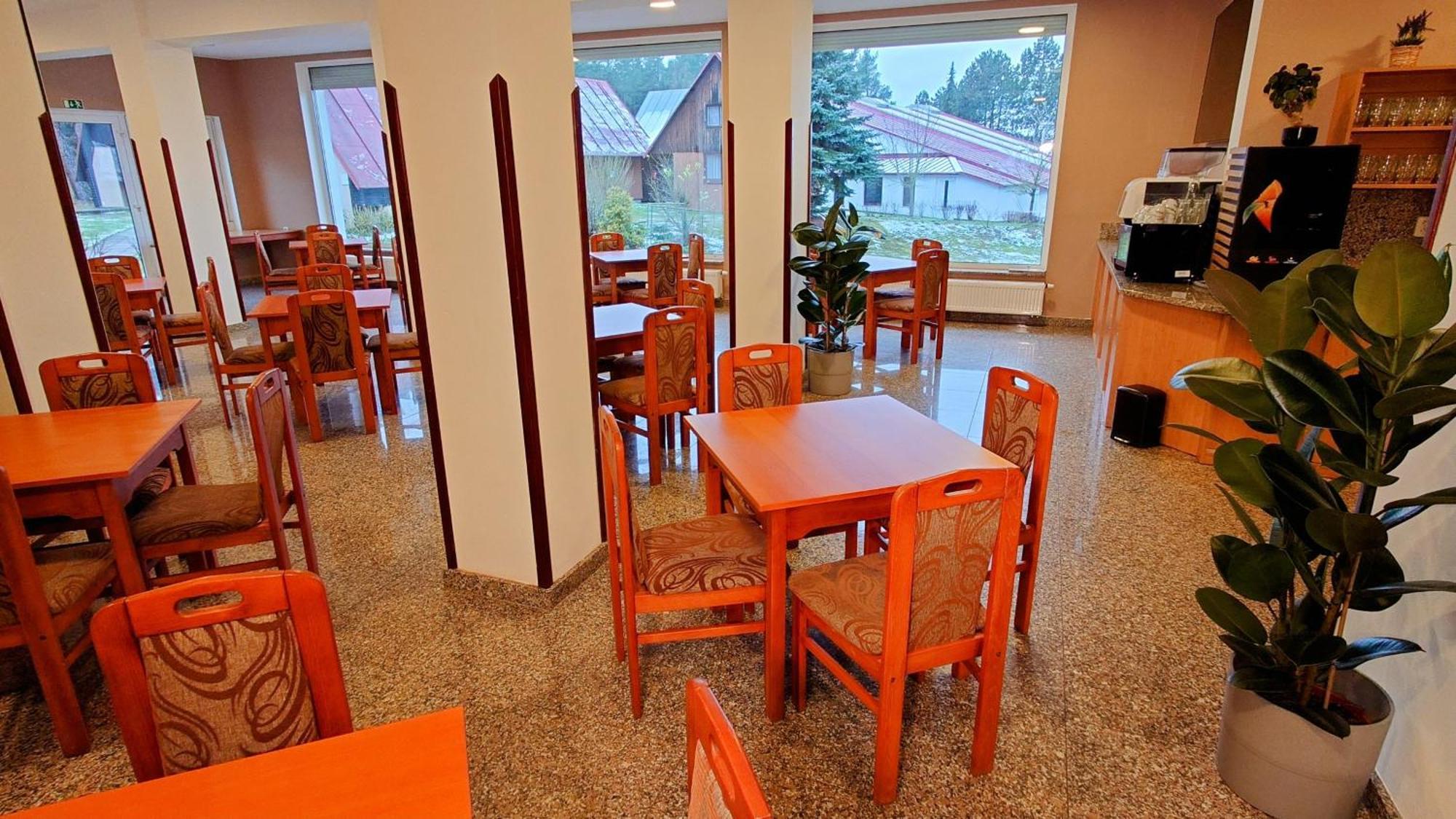 Raj Sportovni A Rekreacni Resort Branzez Kněžmost Εξωτερικό φωτογραφία
